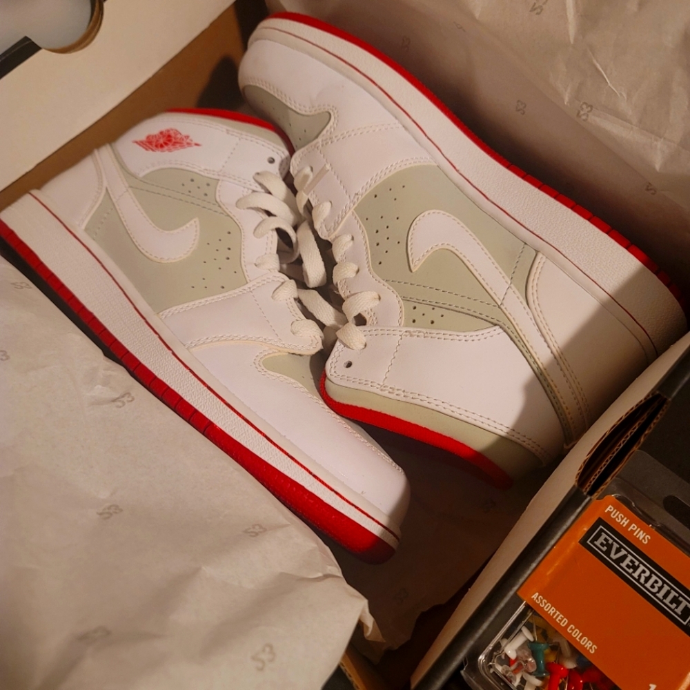 Brand New Nike Air Jordan Hare